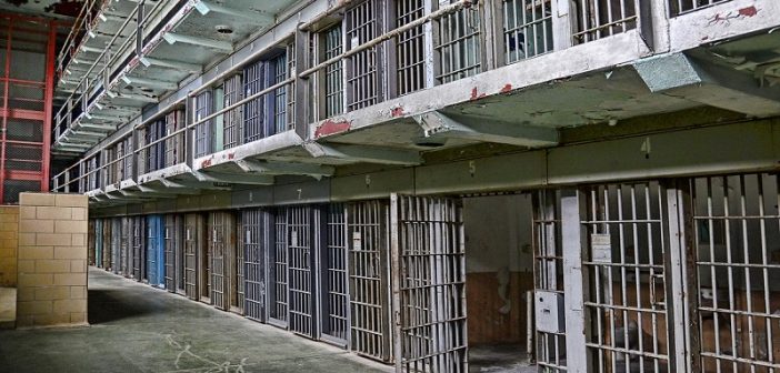 A-Nigerian-Prison-702x336