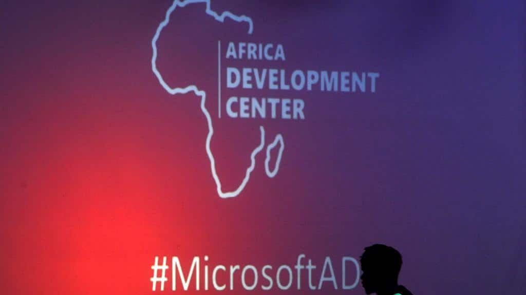 Microsoft mise 100 millions de dollars sur les développeurs africains