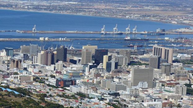 Afrique du Sud : une femme oblige sa rivale présumée à manger des excréments