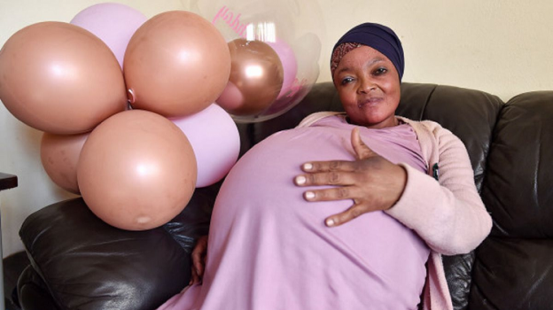 Une Femme Sud Africaine Donne Naissance A 10 Bebes Pour Etablir Un Record Du Monde