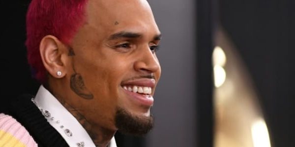 Chris Brown, inculpé de coups et blessures au Royaume-Uni, maintenu en détention jusqu’à mi-juin