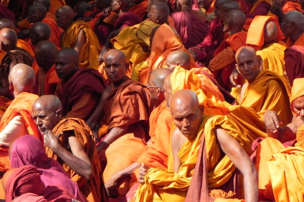 Thaïlande : un scandale de chantage, corruption et liaisons intimes ébranle le clergé bouddhiste
